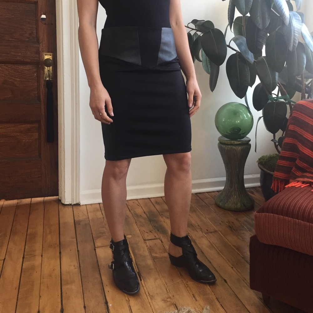 Faux leather detail  pencil skirt